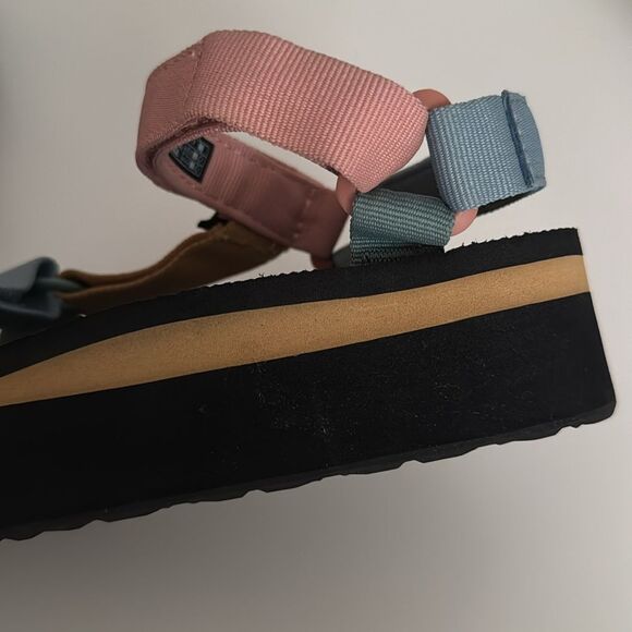 Teva Pink and Blue Sandals Minimalist Toe-Loop Design EUC - Picture 5 of 6